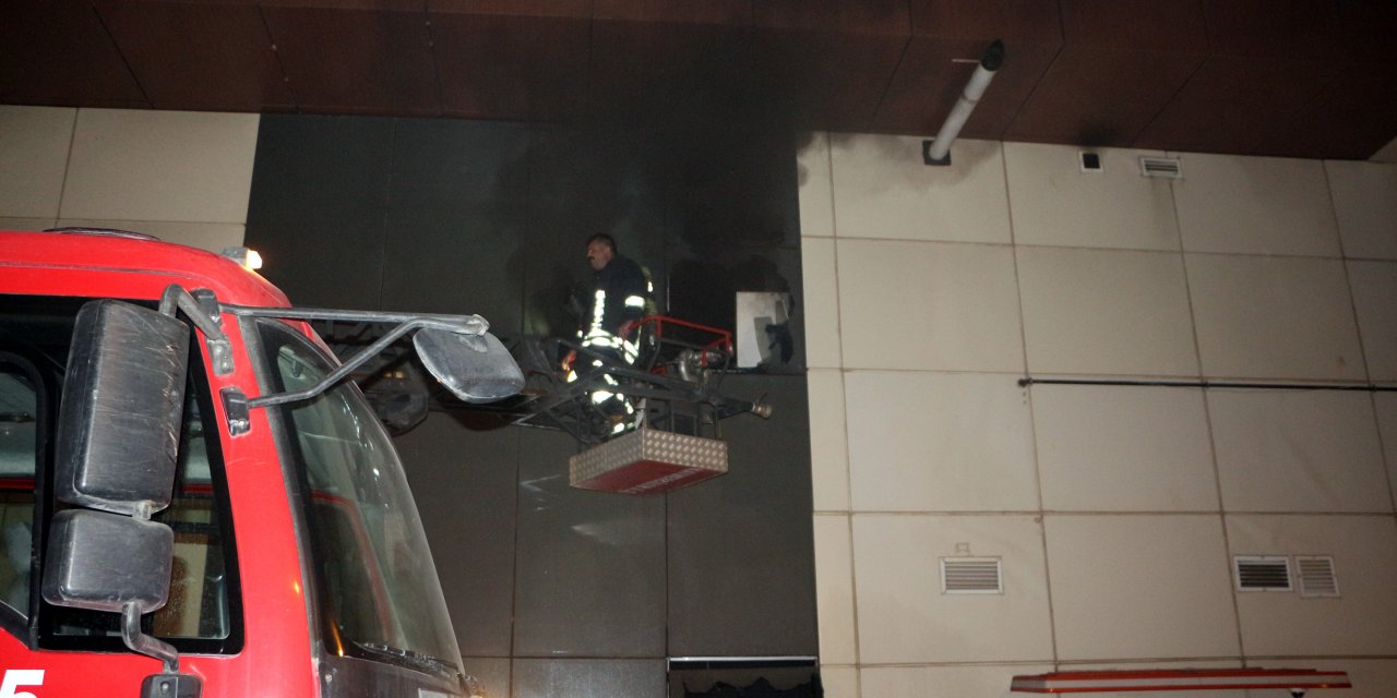 Tokat'ta baca yangını bankaya sıçradı
