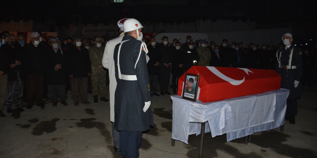 Yüksekova'daki kazada ölen genç, Şemdinli'de askeri törenle toprağa verildi