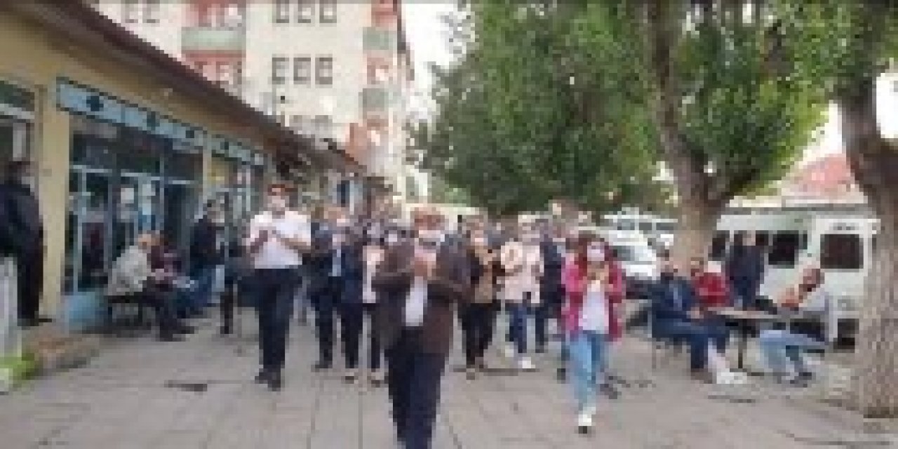 HDP'den gözaltındaki belediye başkanı Ayhan Bilgen için Kars'ta destek yürüyüşü