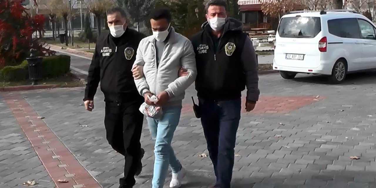 Kendilerini polis olarak tanıtan dolandırıcılar yakalandı