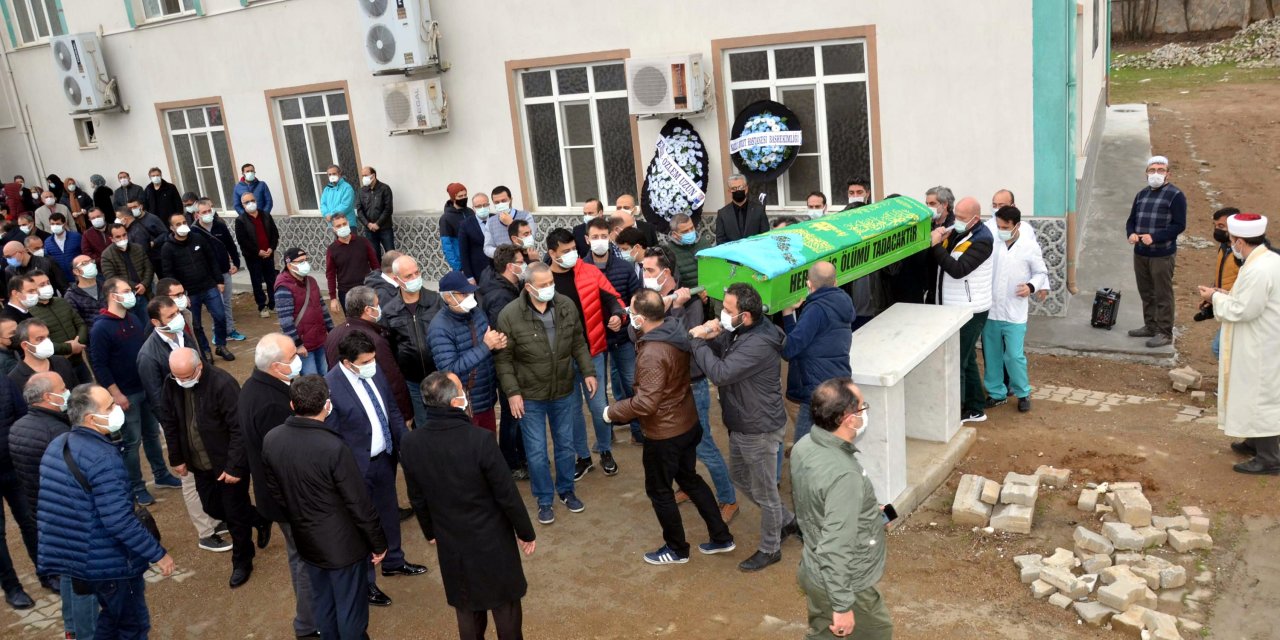 Elifnaz son yolculuğuna uğurlandı