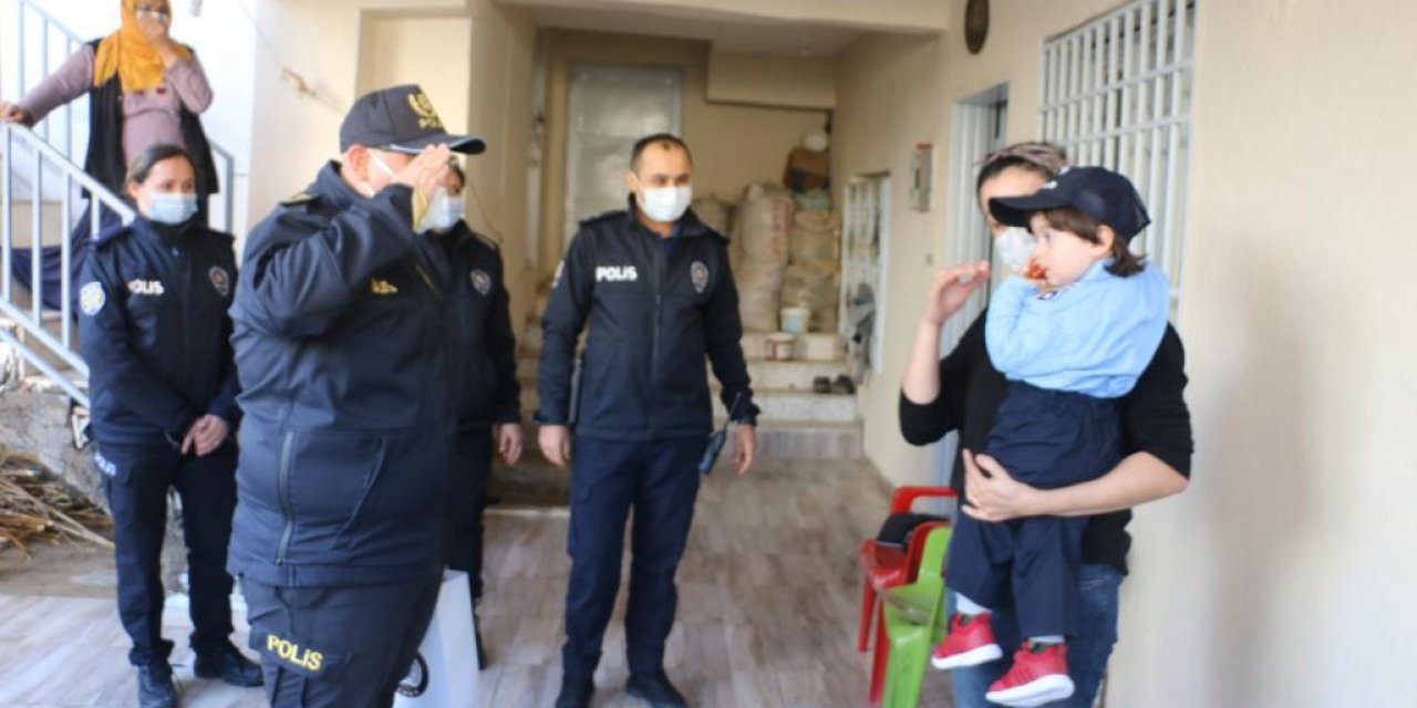 3 yaşındaki Mert'in polis üniforması hayali gerçek oldu