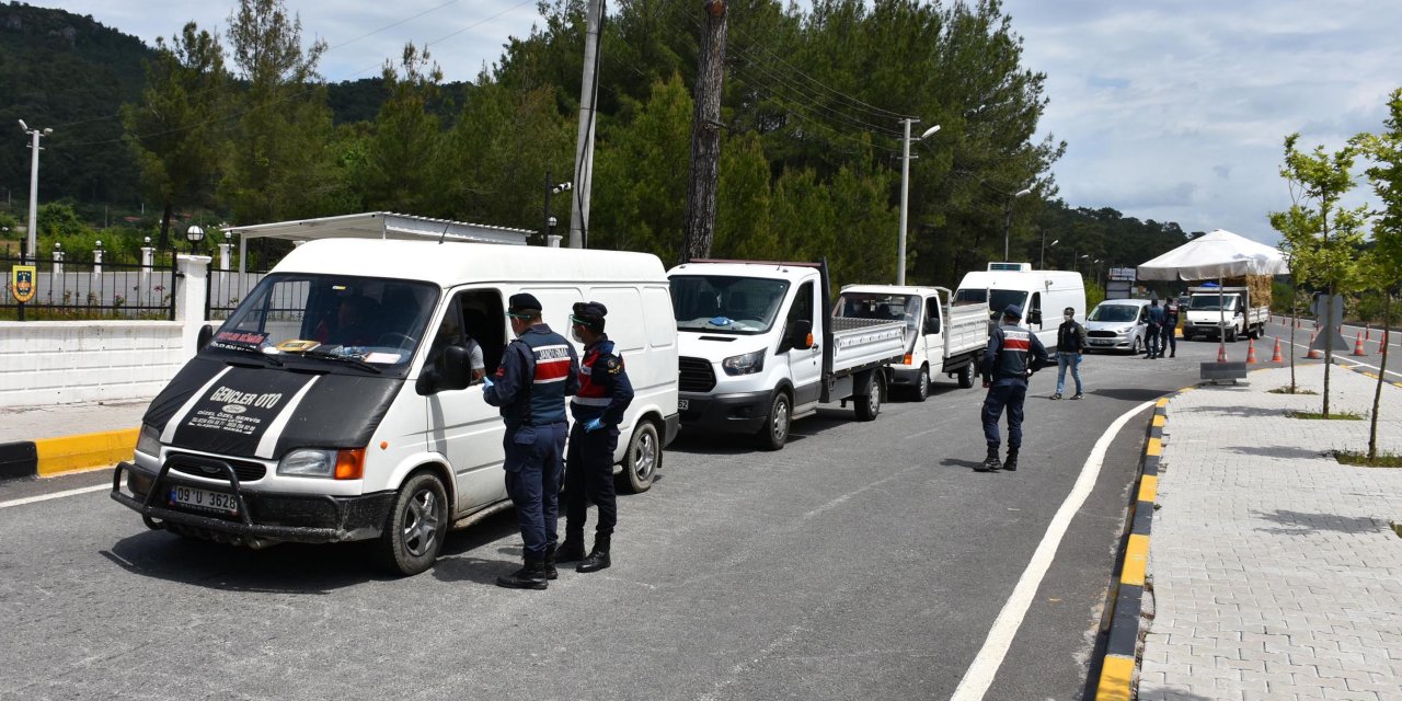 Jandarmadan Marmaris'te yılbaşı öncesi yol denetimi