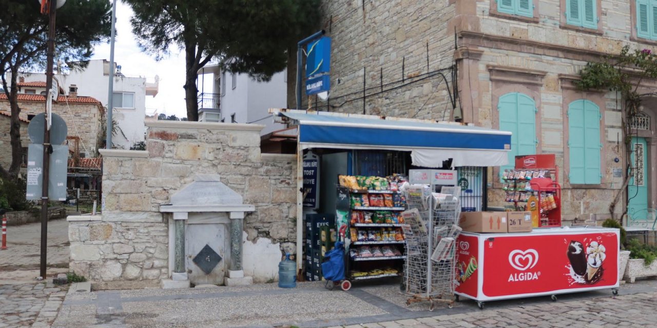 Koruma Kurulu'ndan Foça'daki kaldırım işgalinin kaldırılması kararı