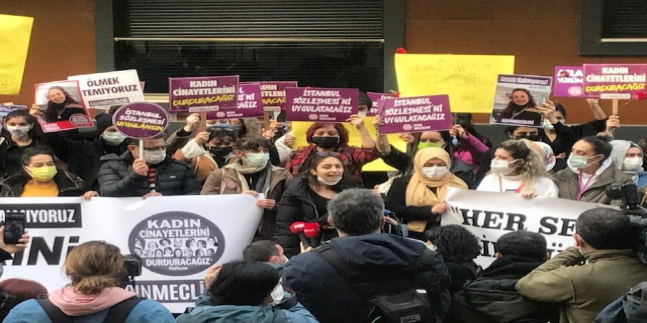 Aylin Sözer'in evinin önünde kadınlardan eylem