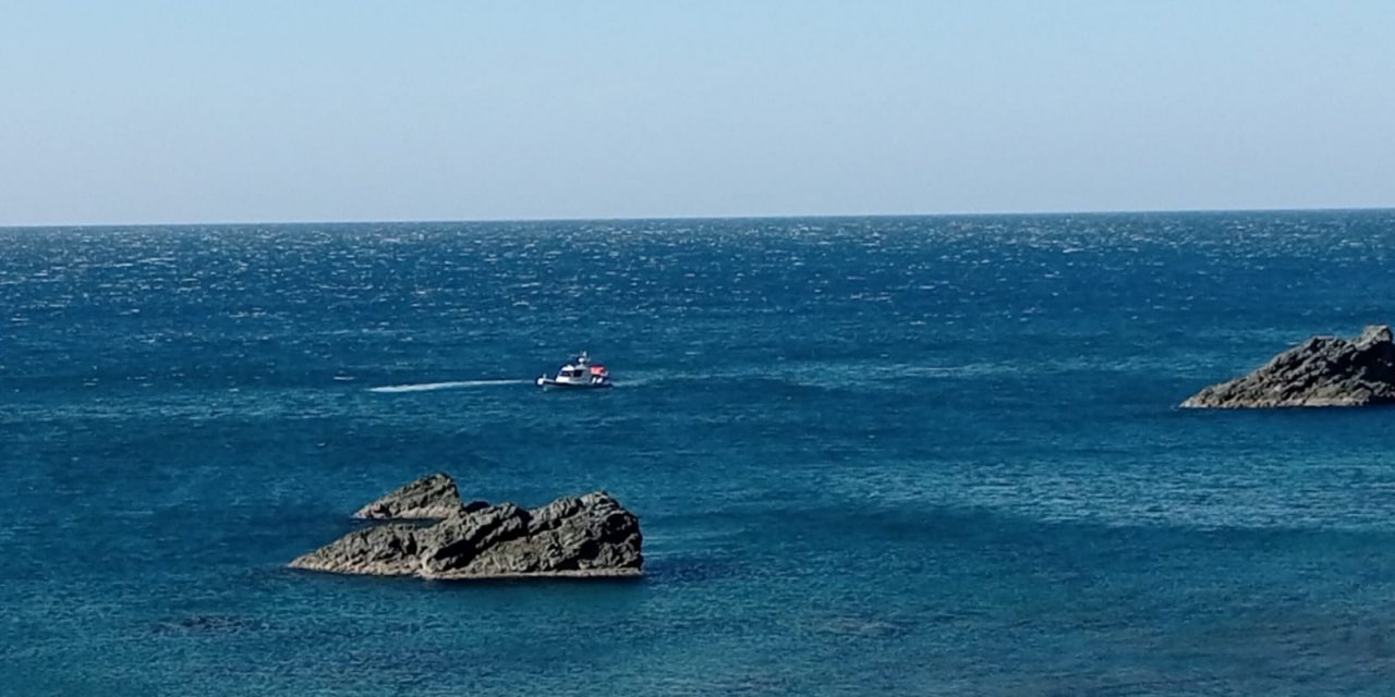 Balık tutmak için botla denize açılan Ali, akıntıya kapılarak kayboldu