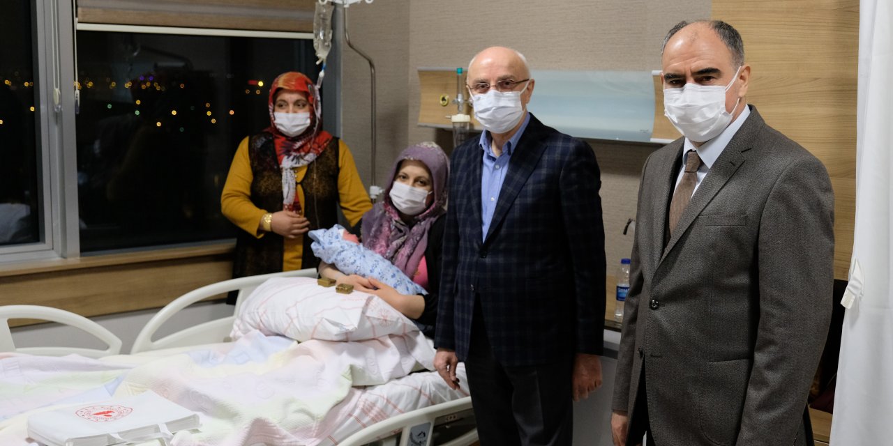 Konya'da 2021 yılının ilk bebeği dünyaya geldi