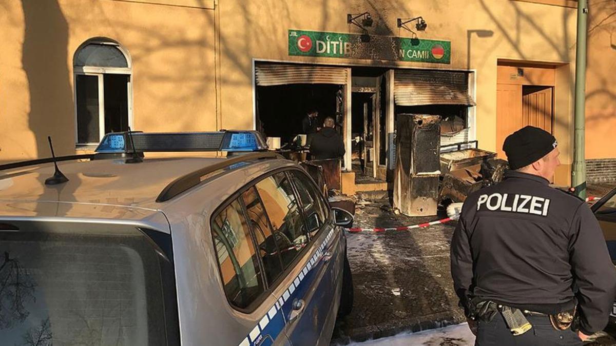Almanya'da aynı camiye ikinci kez saldırı