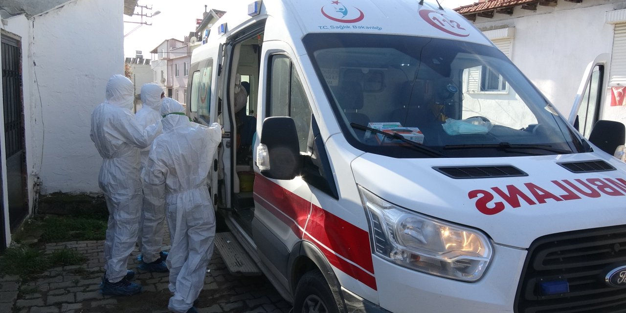 Şimdi evinin önünde, jandarma ekipleri nöbet tutuyor; İngiltere'den mutasyonlu virüsü taşıdı çünkü kapılar kapatılmamıştı BİZİM TV haberimiz sonrası: Edremit'te mutasyona uğramış virüslü hasta, evden yurda götürüld