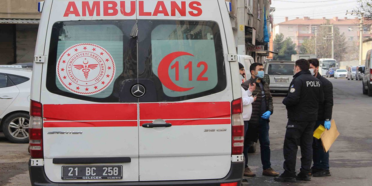 Üzerine "kuma" getiren kocasını bıçakladı!