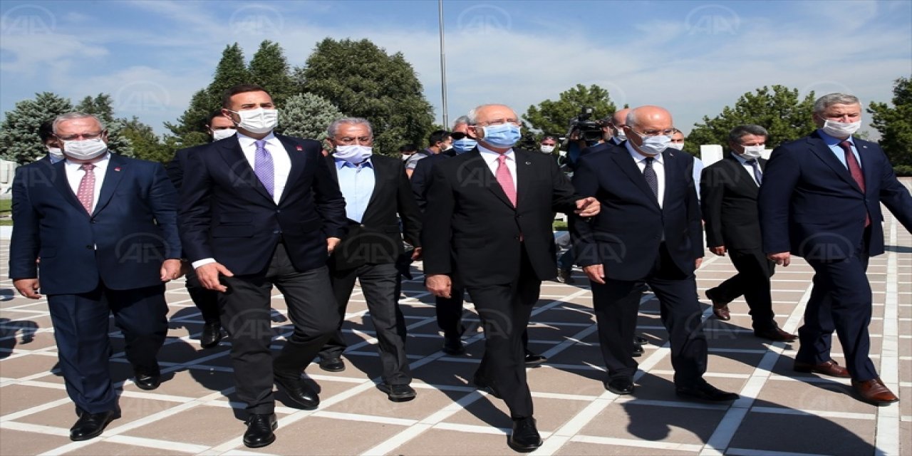 CHP Genel Başkanı Kılıçdaroğlu"(30 Ağustos Zafer Bayramı) Bu tarih için bırakın pandemiyi, bugün milyonlarca insan hayatını vermeye hazırdır"