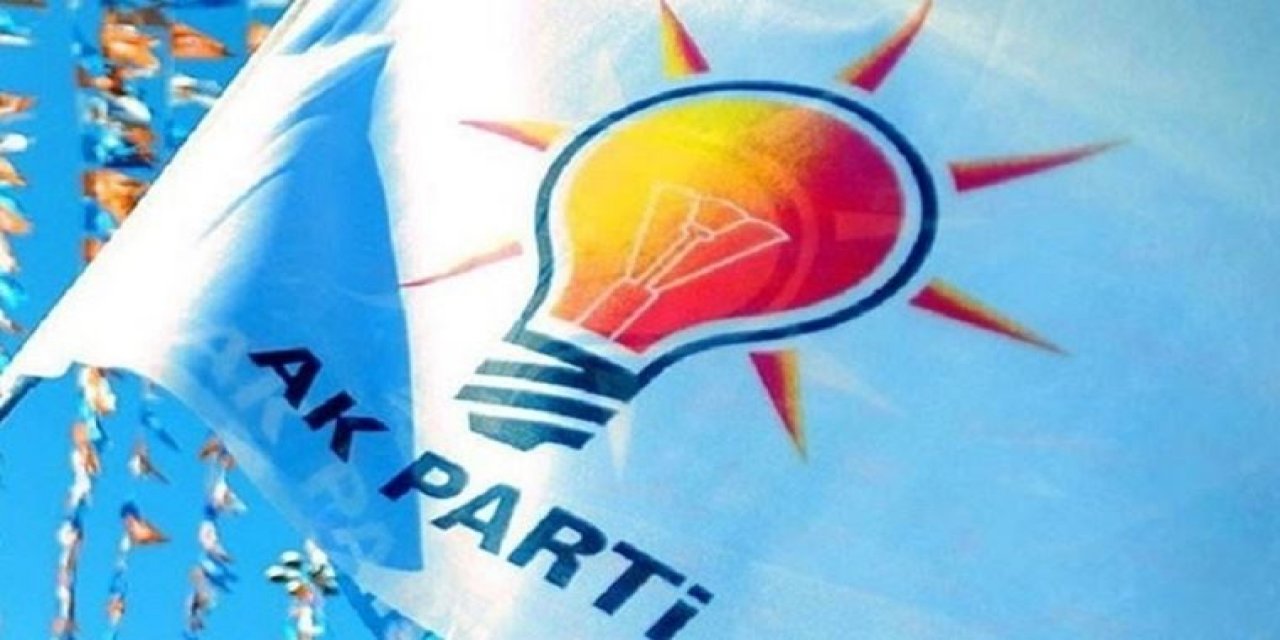 "Din istismarında  son perde... " AKP İlçe Başkanlığı bu mesajı paylaştı "Siz yılbaşını kutlayamadınız ama biz namaz kıldık ohh!"