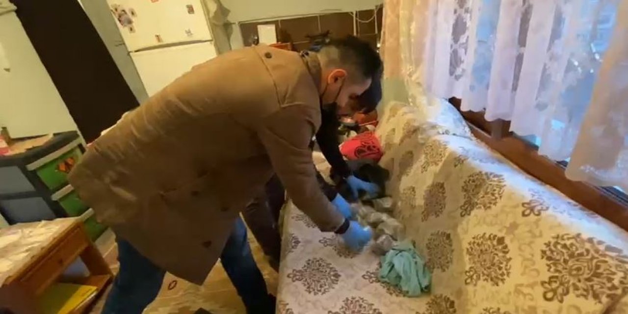 Beyoğlu'nda uyuşturucu operasyonu kamerada