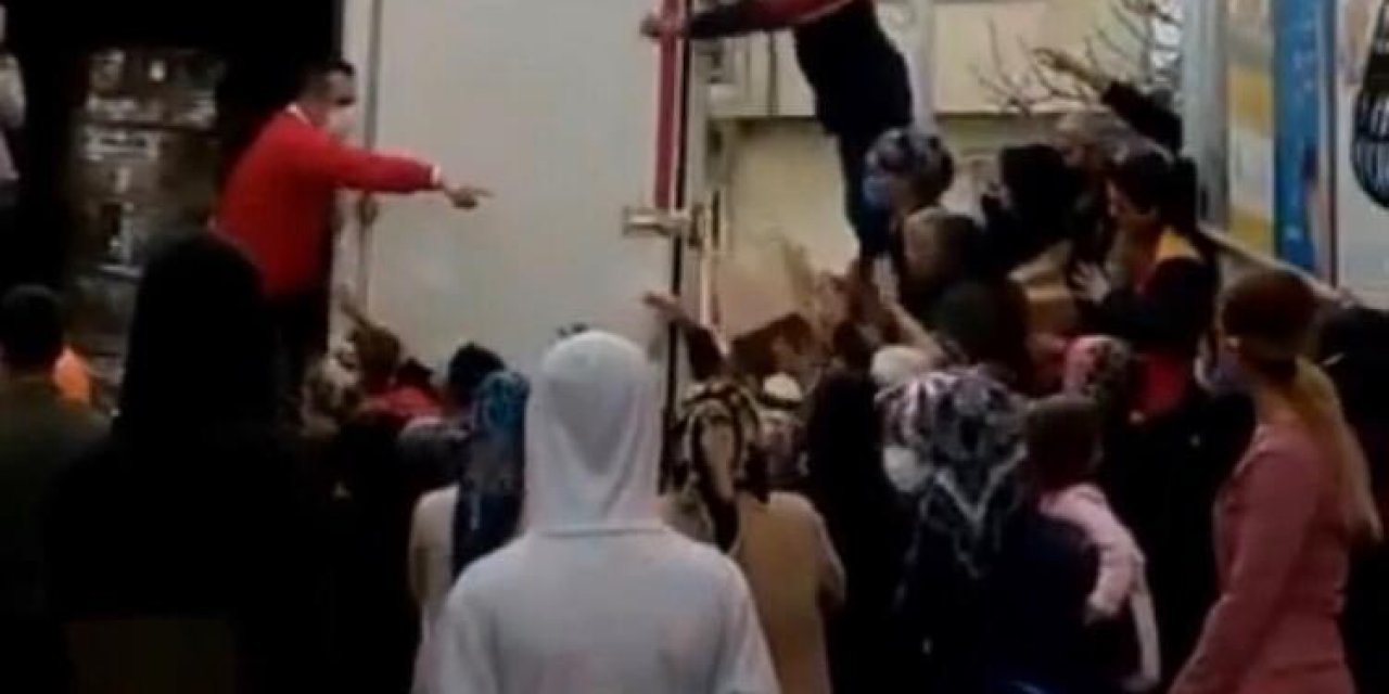 İzmir'de yardım almak isteyenler koronavirüsü unuttu
