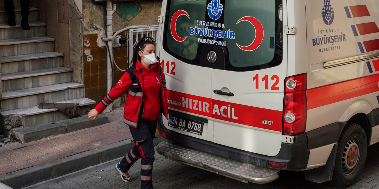 Fatih'te Afganistan uyruklu genç arkadaşının evinde ölü bulundu