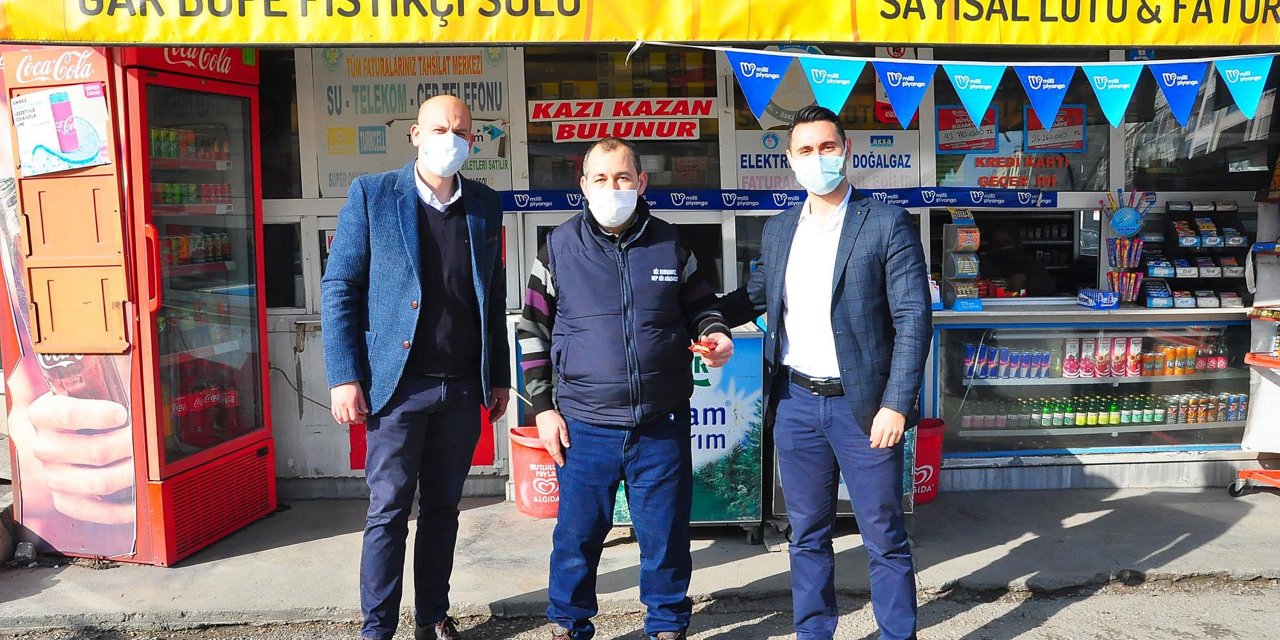 25 milyon TL'lik çeyrek bileti satan bayi altınla ödüllendirildi