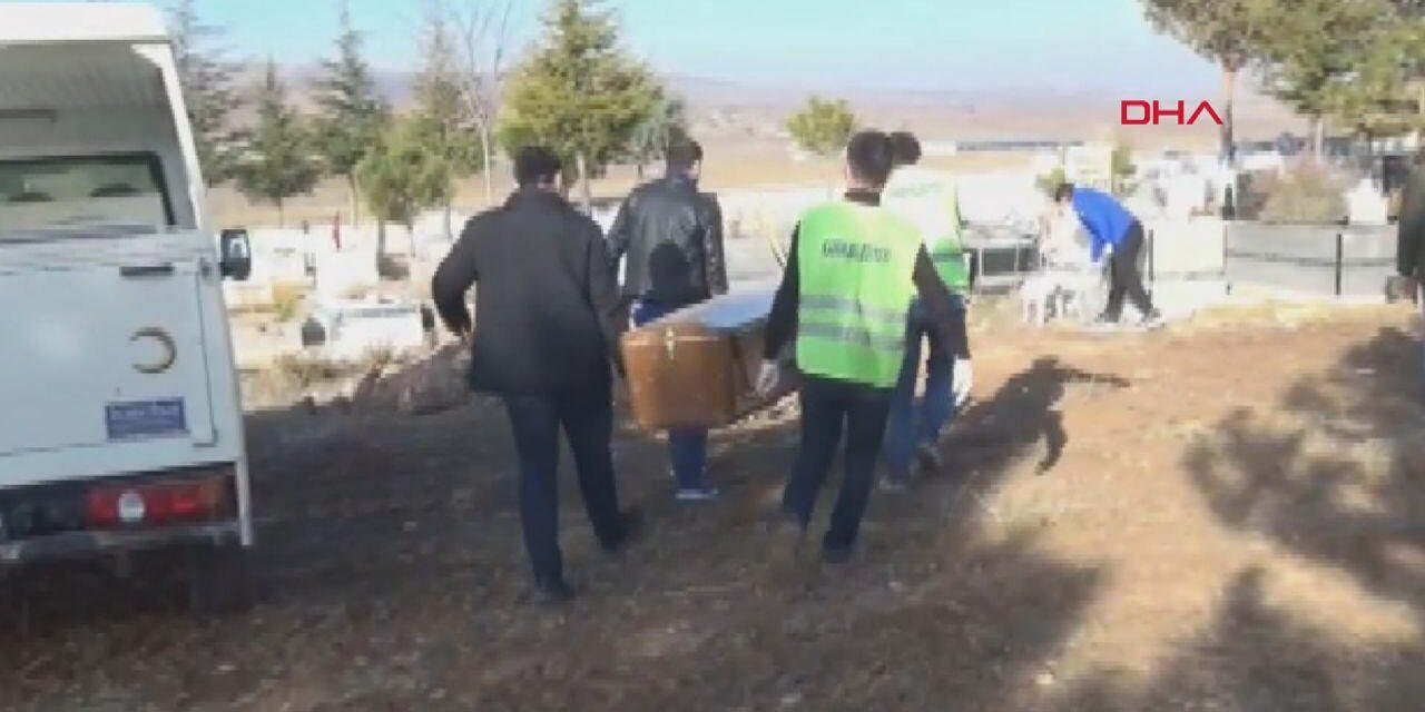 Kırşehir'de ailesi tarafından öldürülen genç kadın toprağa verildi