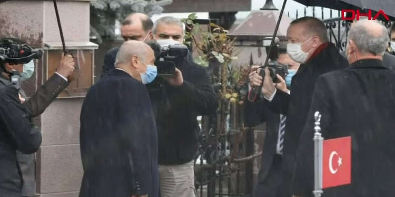 Kapıda karşıladı, arabasına kadar uğurladı! Erdoğan, Bahçeli’yi evinde ziyaret etti