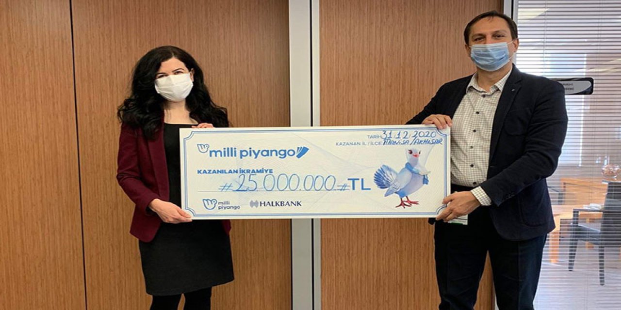  MİLLİ PİYANGO ÖZEL YILBAŞI ÇEKİLİŞİ'NDE 25 MİLYON TL İKRAMİYE KAZANAN TALİHLİ ÇEKİNİ TESLİM ALDI
