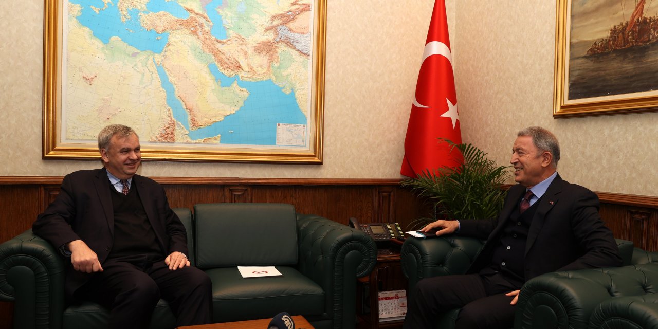 Bakan Akar: İkili anlaşmaların uygulanmasını istiyoruz