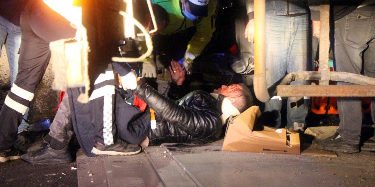 Minibüs, kontrolden çıkan TIR'a çarptı: 6 yaralı