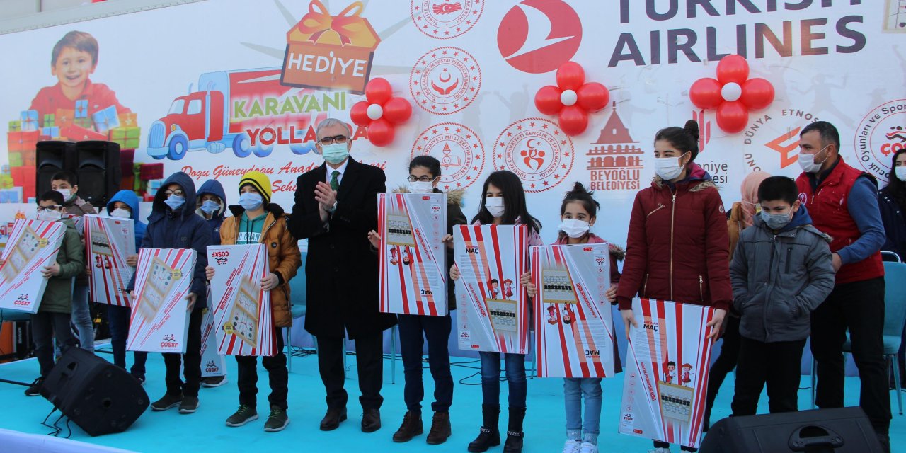'Hediye Karavanı'nın son durağı Diyarbakır