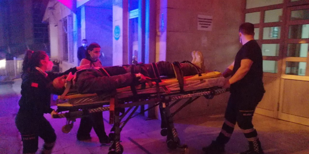 Tadilat yaptığı evinin çatısından düştü