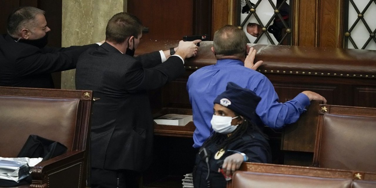 DÜNYA ŞAŞKIN: ABD Kongresi’ndeki görüntülere  tepkiler gelmeye başladı