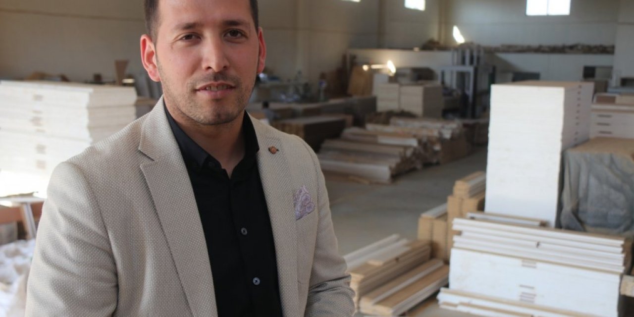 Devlet desteğiyle kurduğu fabrikada, ayda 4 bin kapı üretiyor