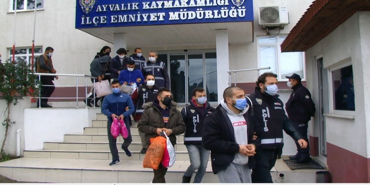 Ayvalık'taki kaçak göçmen operasyonunda 4 organizatör tutuklandı