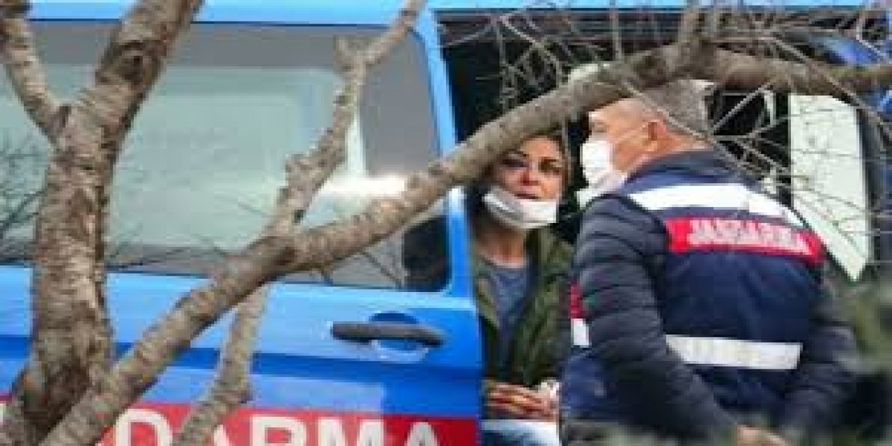 Kelepçe takıp çıplak halde döven kocasını öldürdü!