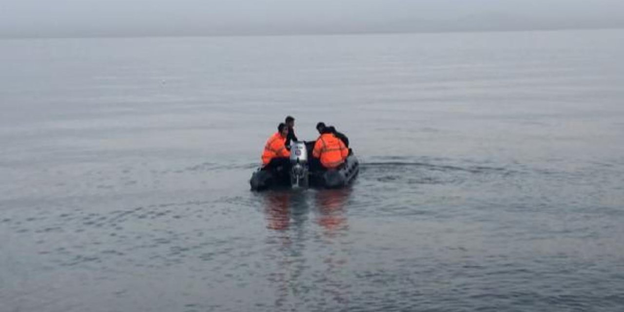 Sandalla açıldığı denizde kaybolan genci arama çalışmaları 3'üncü gününde