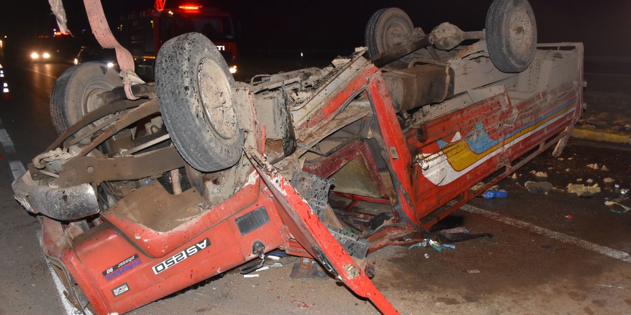 Sivas'ta kamyonet devrildi: 1 ölü, 1 yaralı