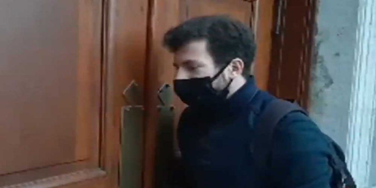 Boğaziçili öğrencilerden Melih Bulu'ya "Uğur Dündar" göndermesi! "Melih Bey açar mısınız kapıyı?"