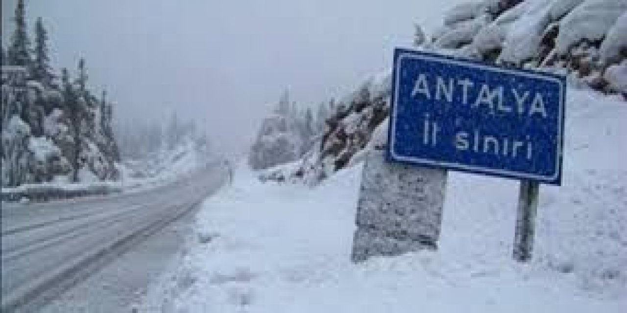 Antalya'ya kar geliyor...