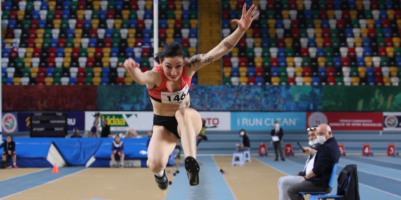 Milli atlet Tuğba Danışmaz'dan Türkiye rekoru 