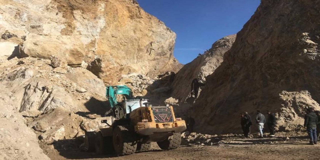 Şırnak'ta kömür ocağında göçük meydana geldi; işçi kurtarılmaya çalışılıyor