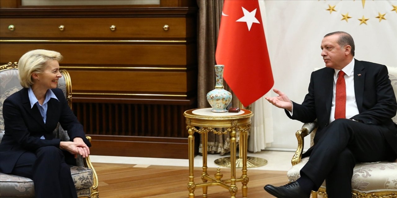 Düzenli Türkiye-AB zirvelerini ve üst düzey diyalog toplantılarını yeniden başlatmakta fayda gördüğünü söyleyen Cumhurbaşkanı Erdoğan AB Komisyonu Başkanı Leyen ile görüştü