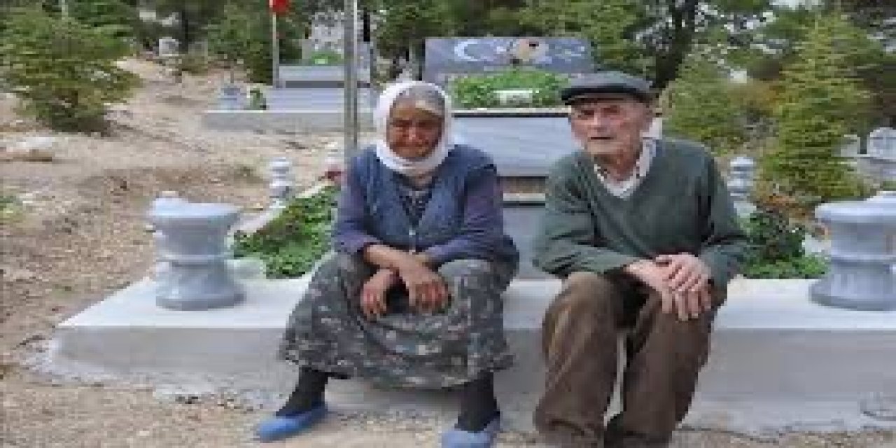 "Oğluma ağlarken kocam da bıraktı gitti beni, ne yapacağımı bilmiyorum." diyerek gözyaşı döktü.