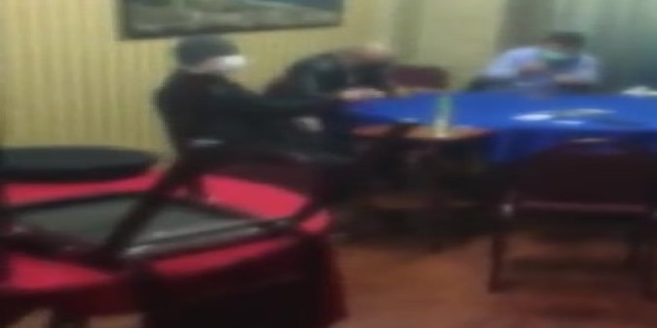 Ataşehir'de kumarhaneye çevrilen iş yerine baskın kamerada