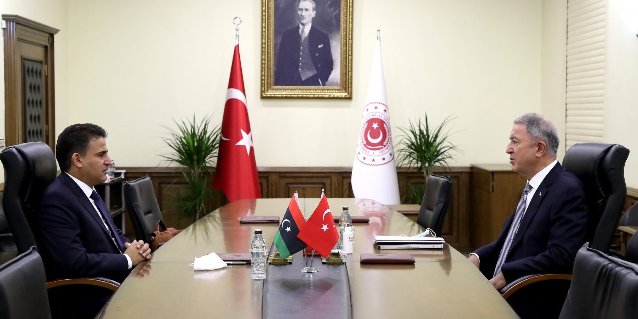 Bakan Akar, Libya Savunma Bakanı Nemruş ile buluştu