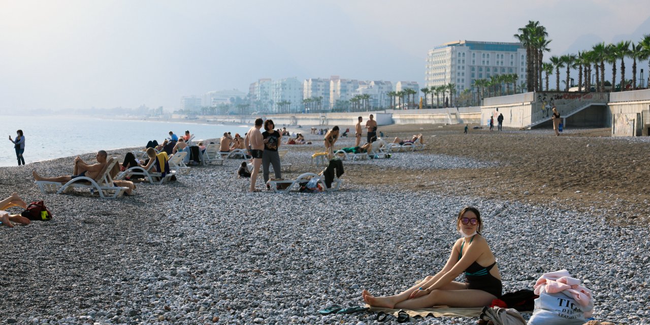 Ocak ayında yazdan kalma günlerin tadını turistler çıkardı