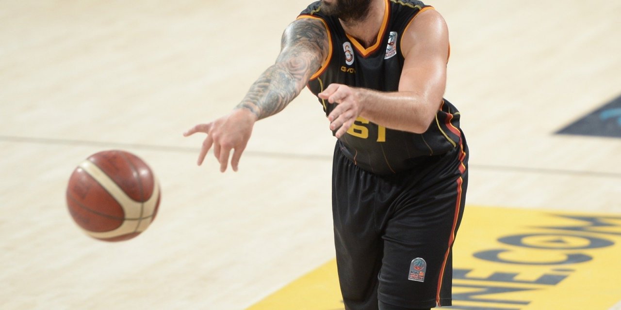 Anadolu Efes - Galatasaray: 90-80