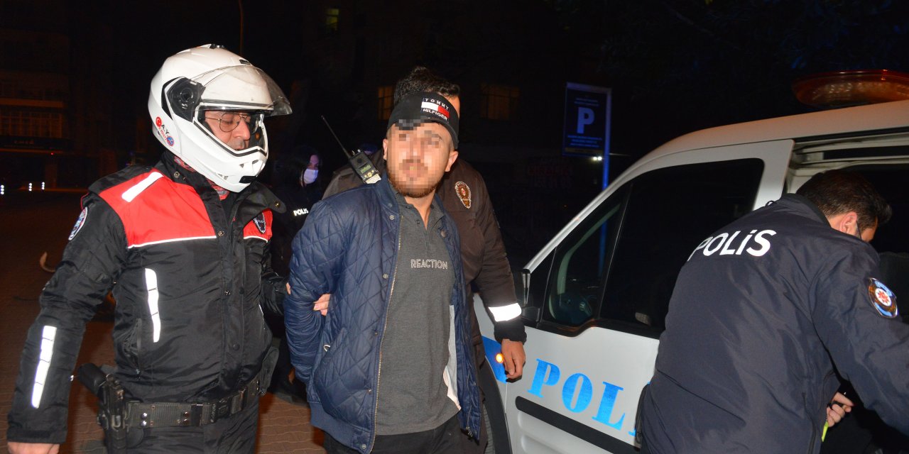 Adana'da otomobilden havaya ateş açtığı iddia edilen şüpheliler yakalandı