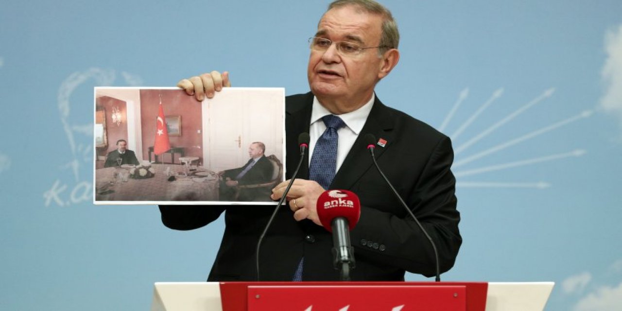 CHP'li Faik Öztrak basın toplantısına bu fotoğrafla çıktı! Erdoğan'a zehir zemberek sözler: Milyarlarca dolar vurgun yapan bu adamla, aynı masaya nasıl oturdunuz?