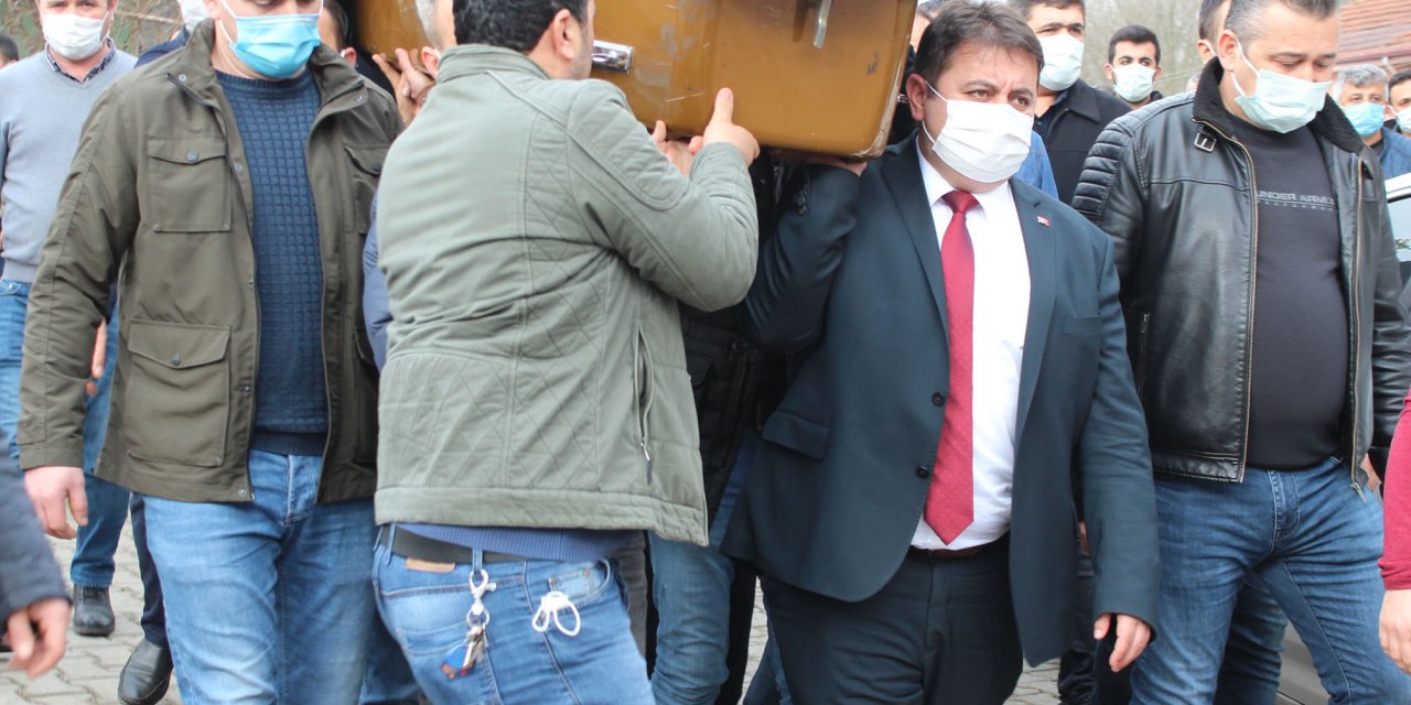 Vagonların arasında sıkışan maden işçisi hayatını kaybetti