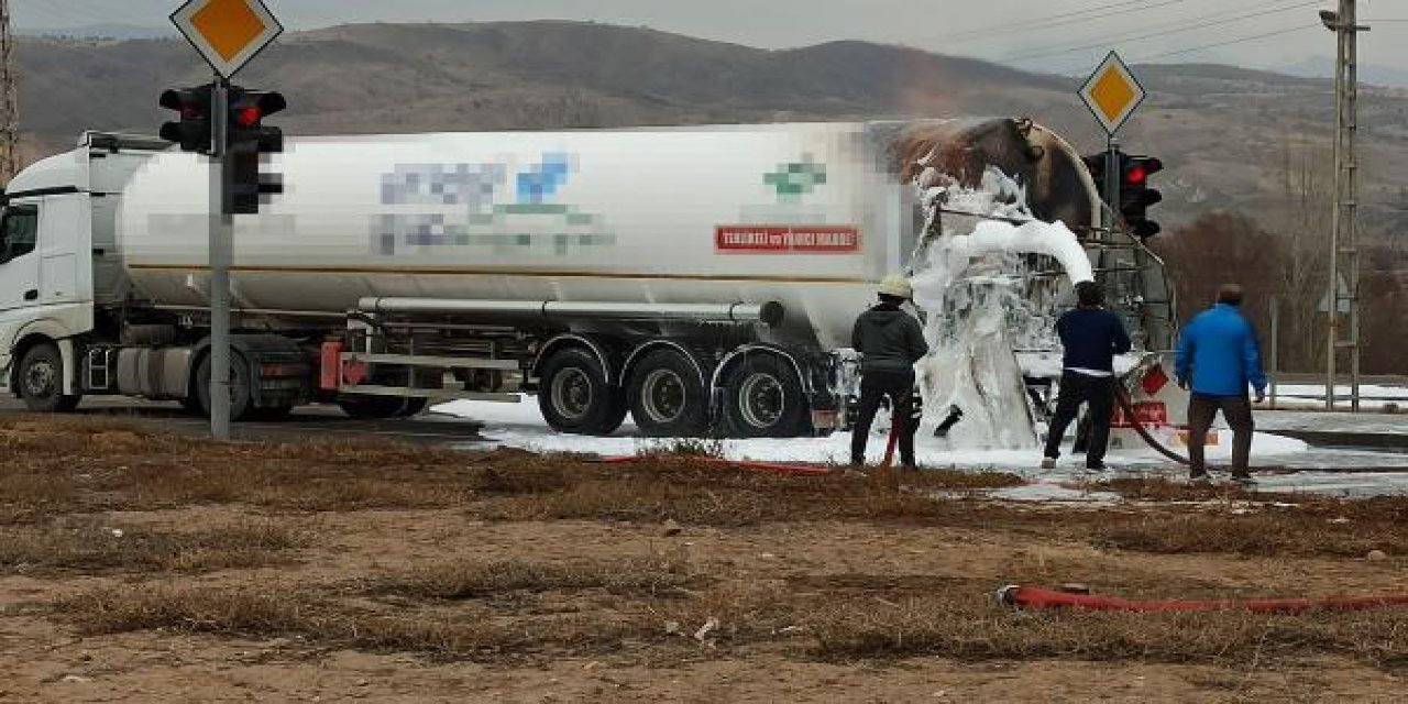 Doğal gaz tankeri ile TIR çarpıştı