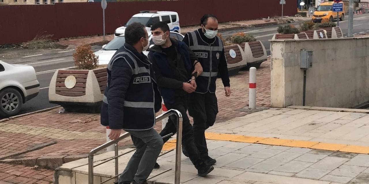 ŞİŞLİ'DE KIZ ARKADAŞA SOKAK ORTASINDA İKİ KEZ DARP; 2 GÖZALTI