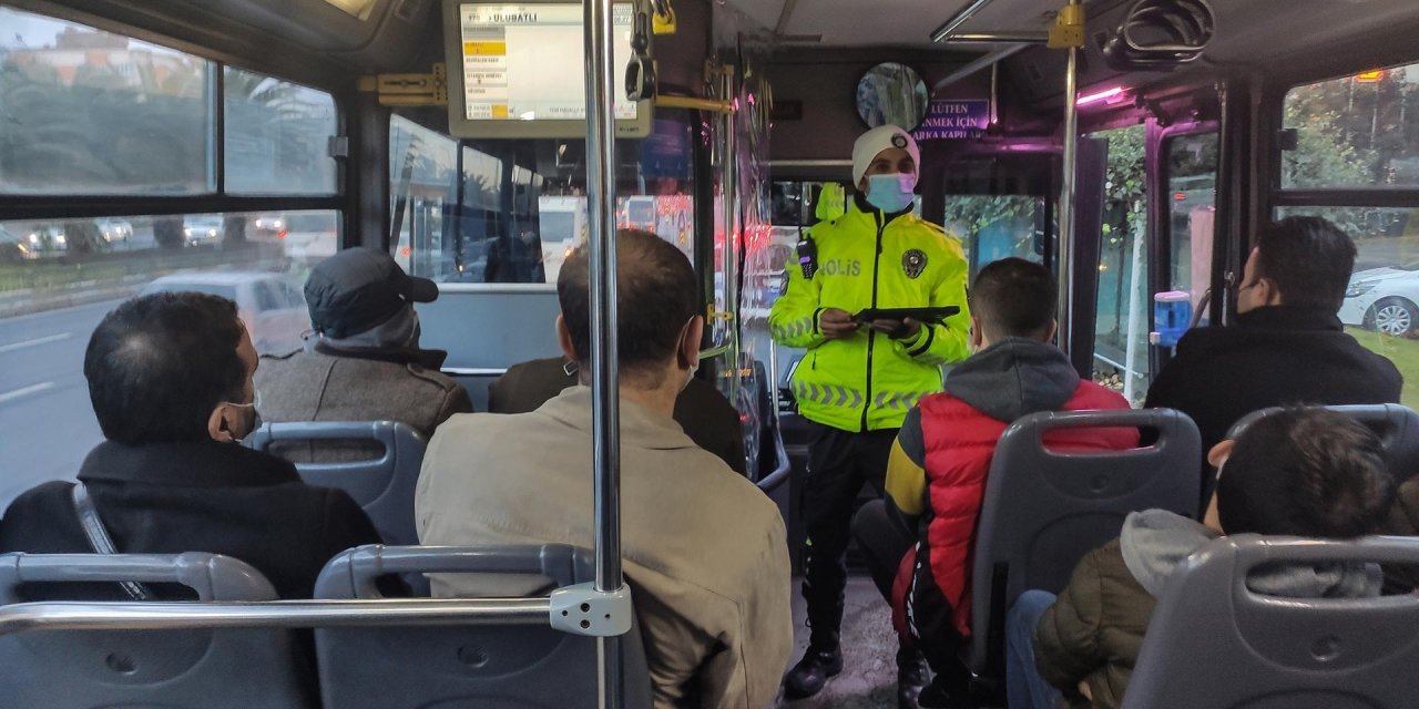 İstanbul'da koronavirüs önlemleri kapsamında  65 yaş üstü ve 20 yaş altına yeni yasaklar