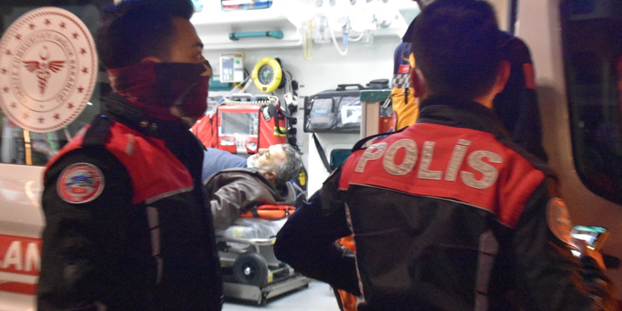 Polisten kaçan ehliyetsiz sürücü, yayalara çarptı: 4 yaralı